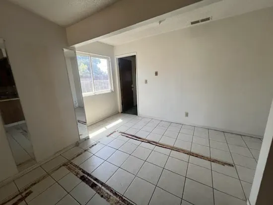 1152 E Drummond Ave property photo